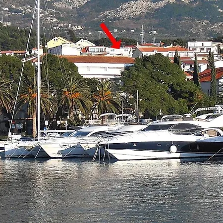 Schoene In Mit Terrasse * Baska Voda
