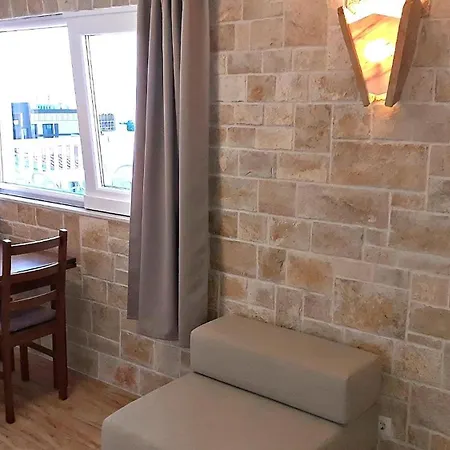 Apartment Schoene In Mit Terrasse Baska Voda