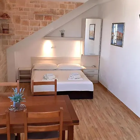 Schoene In Mit Terrasse Apartment Baska Voda
